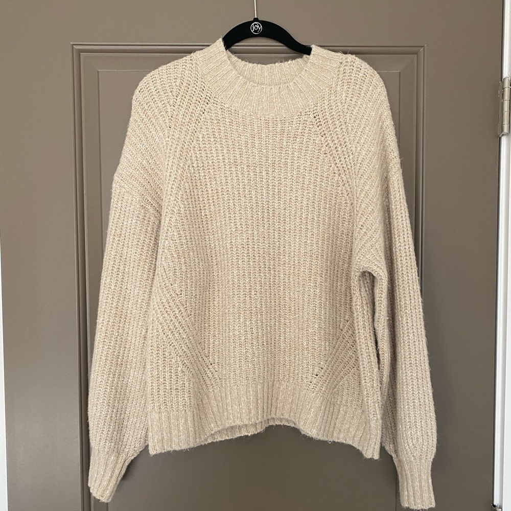 Beige Old Navy Cable Knit Sweater. Size Large.